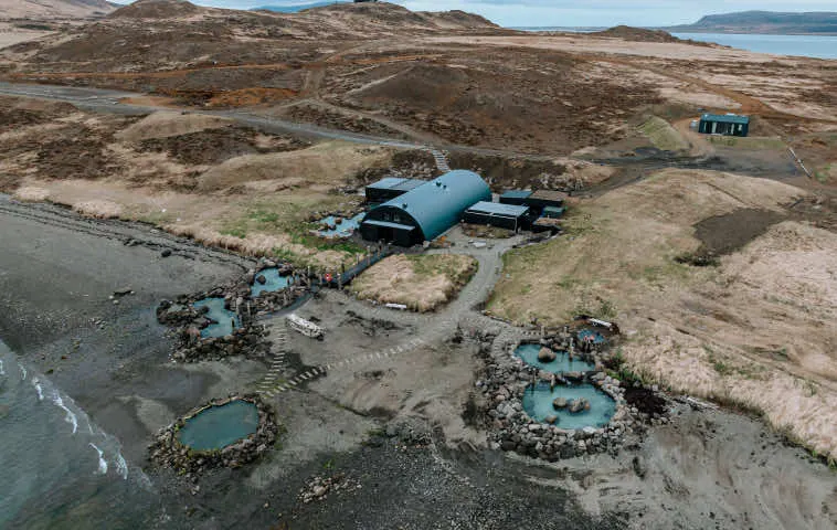 Hot Springs lagoon spa in Iceland. Customer Reviews.