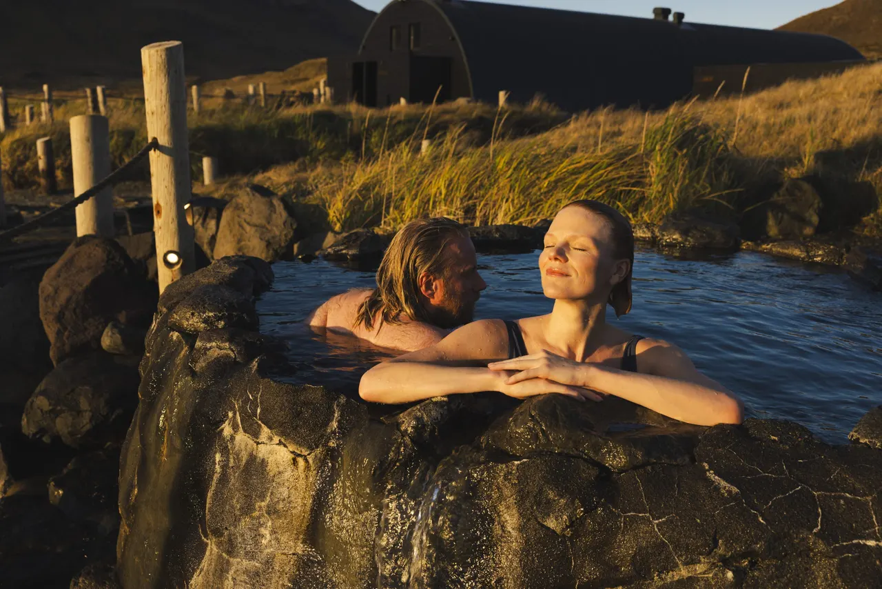 Hot Springs lagoon spa near reykjavik