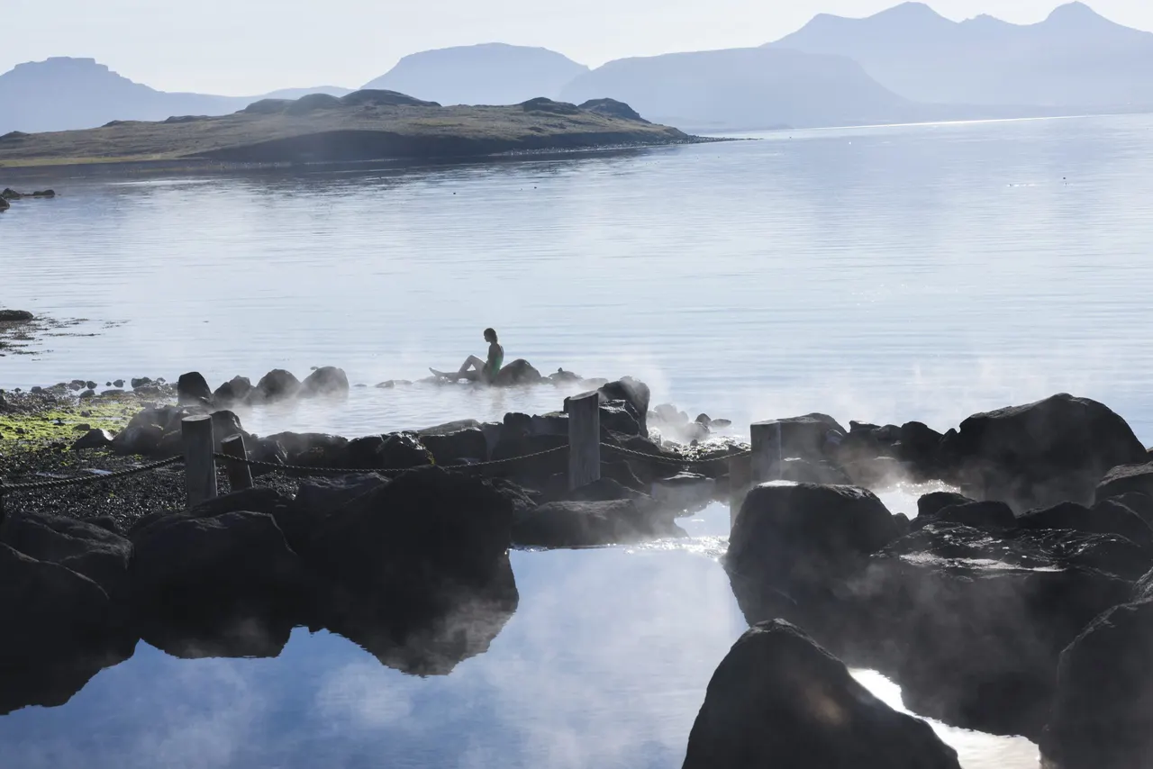 Iceland onsen baths outdoors